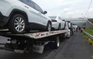 Se accidenta convoy que llevaba vehículos del hijo de “El Chapo”