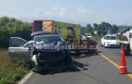 Chocan camioneta repartidora de refrescos y auto particular en Tangancícuaro; 2 lesionados