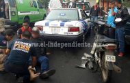 Choque de taxi y motocicleta deja un lesionado en Zamora