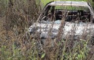 Encuentran 3 cadáveres calcinados en un auto, otra vez en Apatzingán