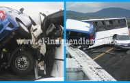 27 lesionados deja un choque de vehículo “nodriza” contra camión de pasajeros: PCE