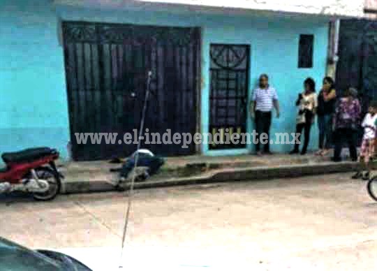 Empistolados matan a un joven en las calles de Sahuayo