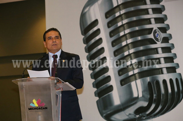 Celebra Gobernador Día del Trabajador de la Radio y la Televisión en Michoacán