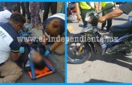 Adolescente derrapa en su moto y resulta lesionado