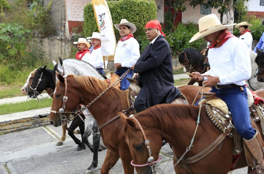 Encabeza Gobernador XXII Cabalgata Morelos en Indaparapeo