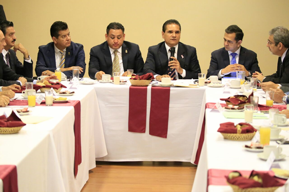 Encabeza Gobernador encuentro con sector empresarial de Uruapan