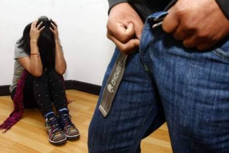 Por delitos de Abuso Sexual y Violencia Familiar en agravio de su hijastra en Zamora