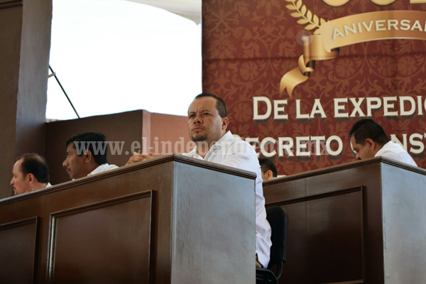 Llama Juan Figueroa a partidos políticos a sumarse en una estrategia para recibir a paisanos