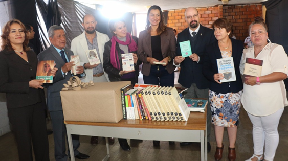 Universidades donan libros a centros penitenciarios de Michoacán