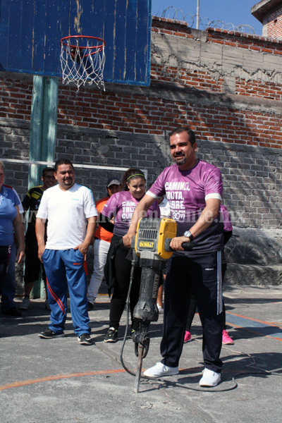 Arrancó la rehabilitación de la cancha de basquetbol en la Plaza del Limón