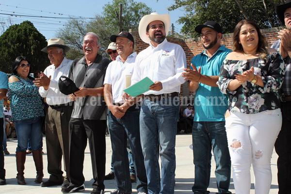 Alcalde inauguró cancha de usos múltiples en comunidad Plaza del Limón