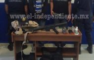 Con armas, droga y auto robado, capturan dos hombres en Jiquilpan