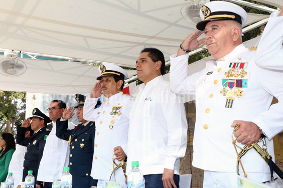 Asiste Gobernador a entrega recepción de Mando de Armas en la 10 Zona Naval