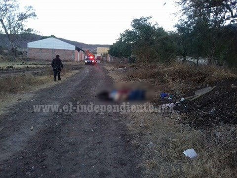 Encuentran dos cadáveres con huellas de violencia en La Sauceda