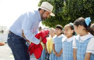 “Me comprometo a gestionar más recursos para las escuelas”: Ángel Macías, alcalde