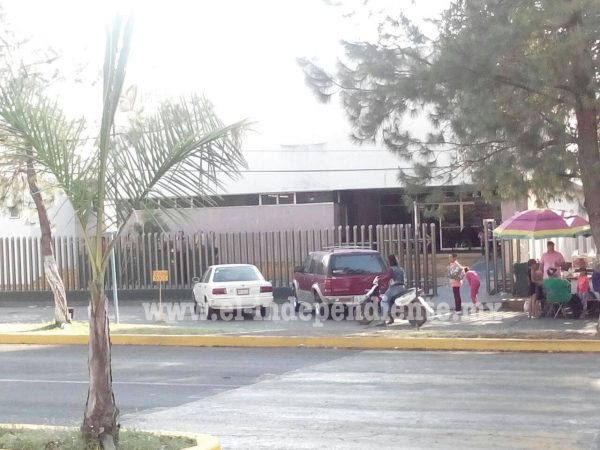 Sujetos armados balean a policía de Los Reyes