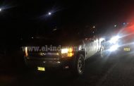 Federales requieren a dos con camioneta robada de Zamora