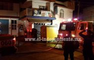 Bomberos de Zamora atienden incendio en restaurante de mariscos