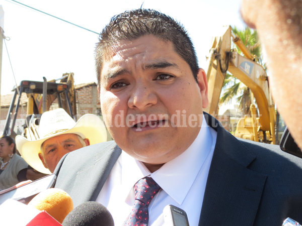 Avanza construcción de carretera de Gómez Farías a San Antonio