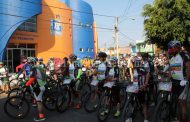 Más de 500 ciclistas participaron en la “Carrera Rodando por una Sonrisa 3”