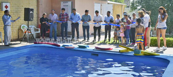 Inauguran cursos de natación en Tangancícuaro
