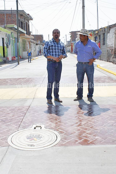 Mejoran vialidades y rehabilitan redes de drenaje en la calle Telégrafos