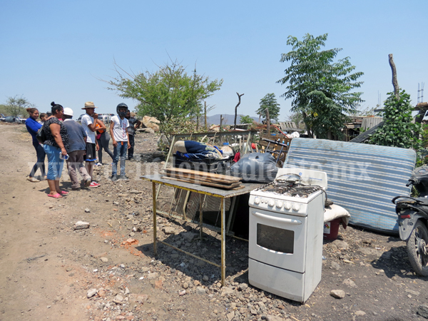 Sin violencia desalojan a 150 familias del predio de La Huanúmera