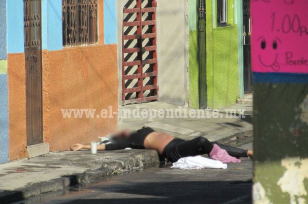 Abandonan cadáver de una mujer cerca al mercado de El Carmen