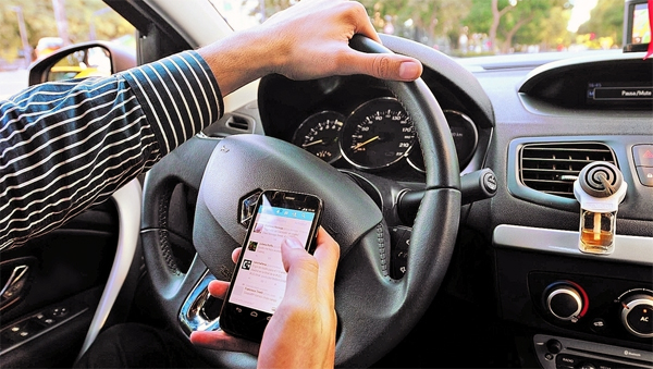 Uso del celular al manejar, causante de la mayoría de accidentes de tránsito