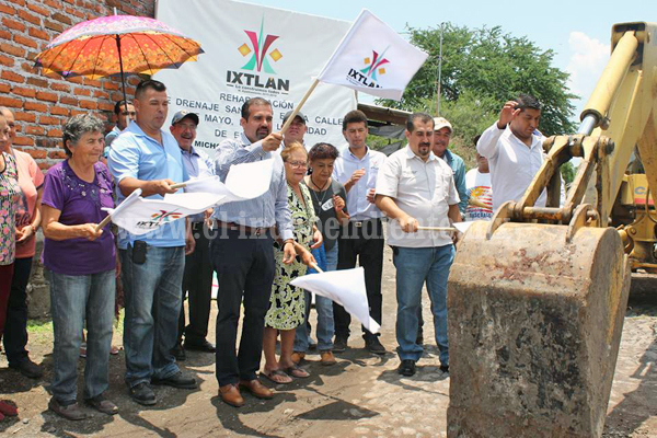 Arrancan trabajos de drenaje  y colector sanitario en El Salitre y Camucuato