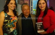 Periodista Arturo Ceja, presentó su libro UANDARI “Crónicas de vida”