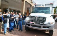 Alcalde Arturo Hernández entregó camión recolector a Oficialía