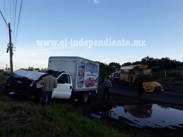 4 heridos saldo de carambola vehicular en Zamora