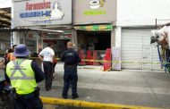 Con bombas molotov incendian negocio en Zamora
