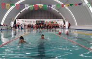 Busca equipo de escuela municipal de natación participar en competencias oficiales
