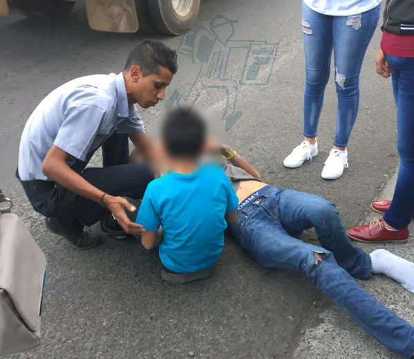 Padre e hijo resultan heridos durante choque en Zamora