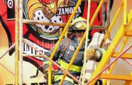 Eduardo “Bobby” Godínez se corona campeón de la competencia intermunicipal de bomberos Zamora