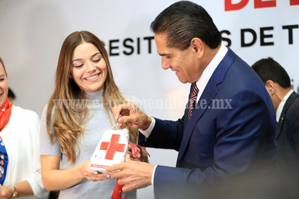 Se pronuncia Gobernador por fortalecimiento de la Cruz Roja en Michoacán