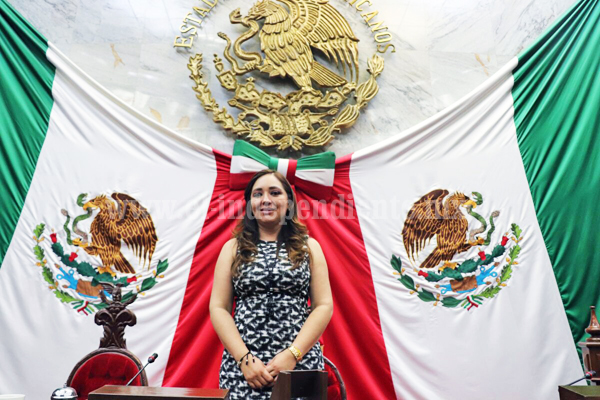  Noemí Ramírez Bravo, presidenta de la Mesa Directiva en el Congreso local