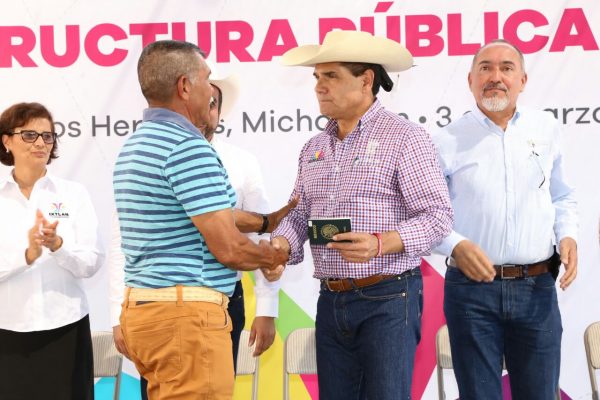 Entrega Gobernador 79 visas a Palomas Mensajeras y obras por más de 12 mdp en Ixtlán