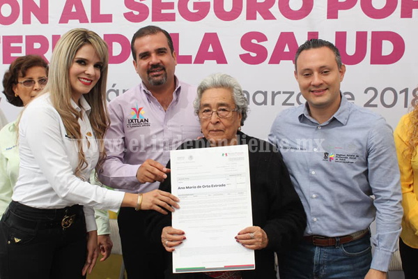 Ángel Macías invita a las familias para afiliarse al Seguro Popular