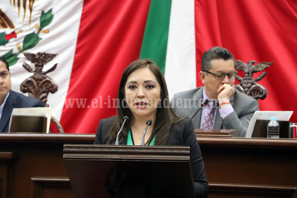 Noemí Ramírez pide asignación de recursos  para modernización carretera Zamora – Ecuandureo