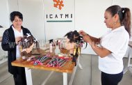 ICATMI pondera trabajo de mujeres en diferentes talleres