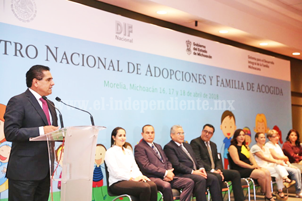 Inaugura Gobernador Encuentro Nacional de Adopciones y Familia de Acogida