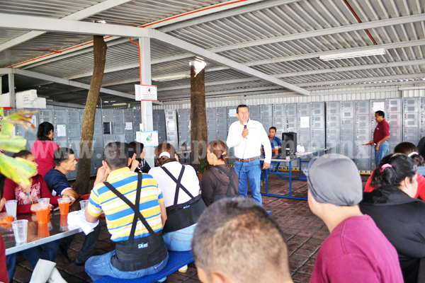Martín Arredondo sostiene acercamiento con trabajadores de congeladora y conservadora