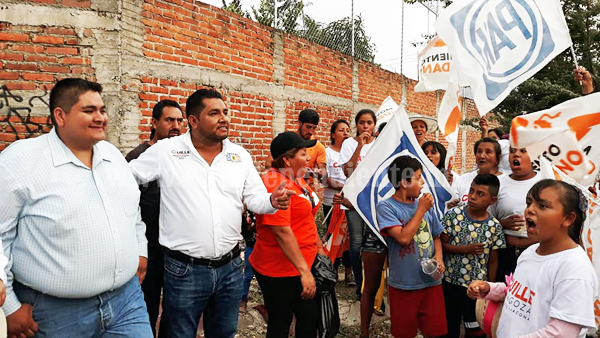 Guille Zaragoza agradeció apoyo de habitantes en fraccionamiento La Luz y El Opeño