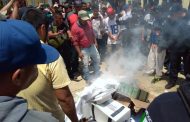 Indígenas se apoderan de material electoral en casilla en Chilchota y lo queman