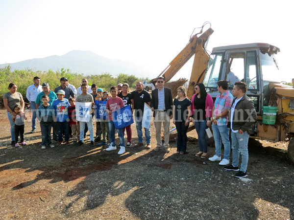 Ponen en marcha construcción de parque deportivo en colonia Loma Linda
