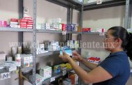 Población dona medicamentos caducos a Cáritas