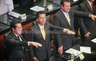 Toño García rindió protesta en la Cámara de Senadores